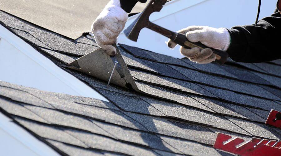 Professional residential roofers in Leonard, MI